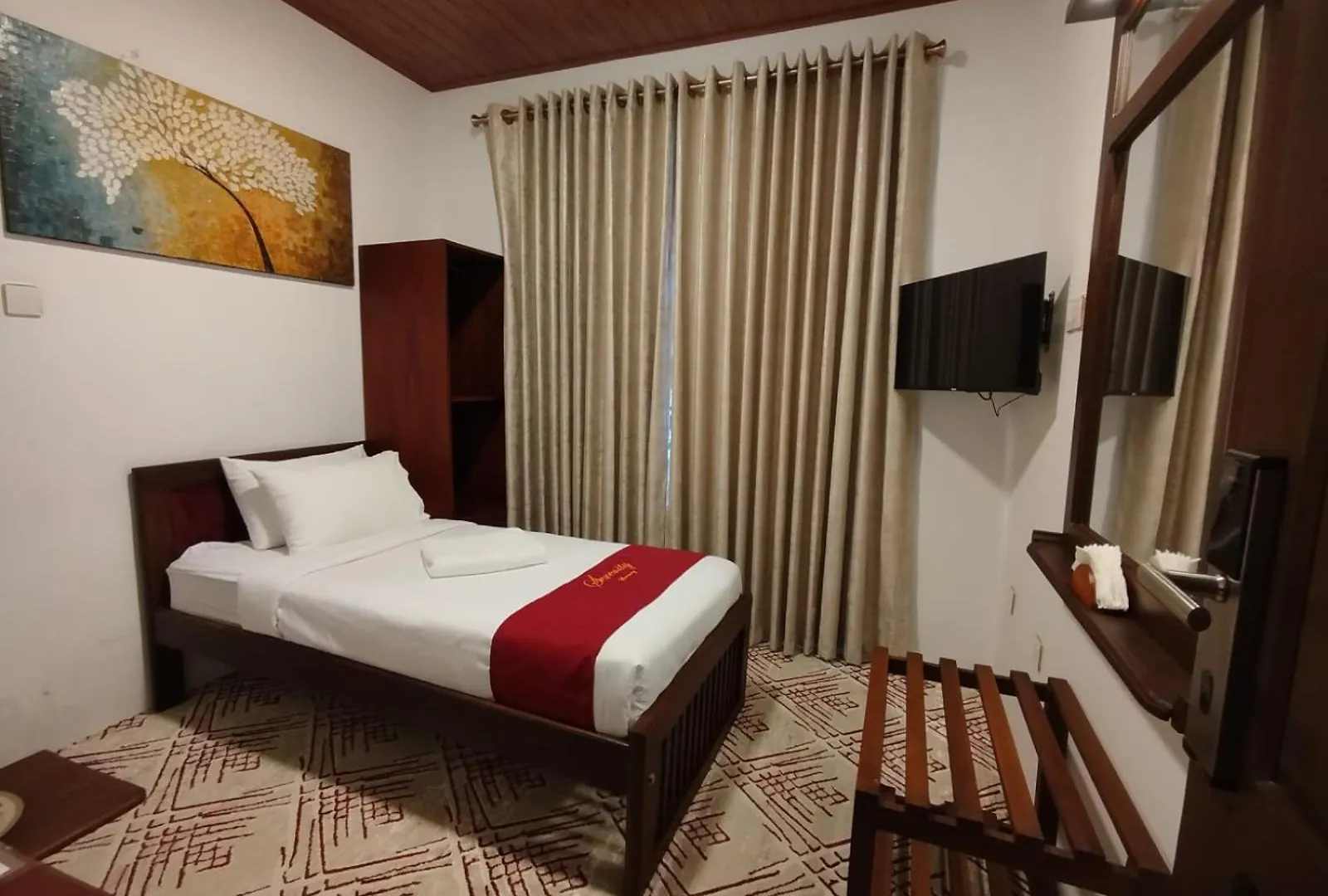 Serenity Lake Nuwara Eliya Hotel