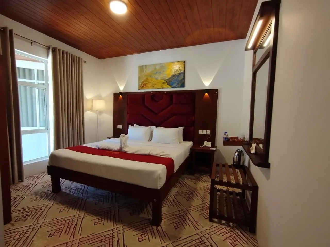 Hotel Serenity Lake Nuwara Eliya